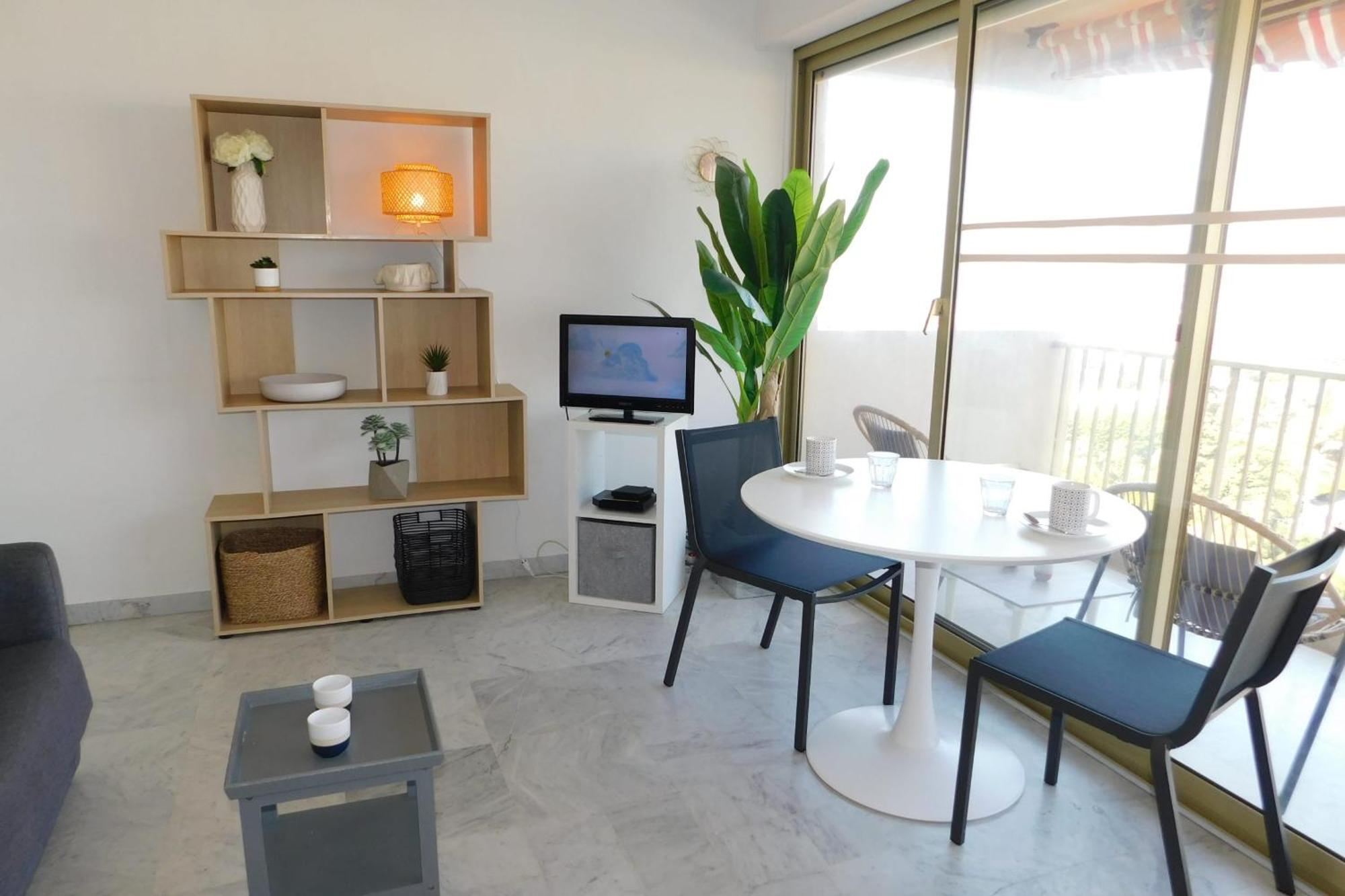 Апартаменты Charming T2 Eden Park With Swimming Pool Private Parking Жуан-ле-Пен Экстерьер фото